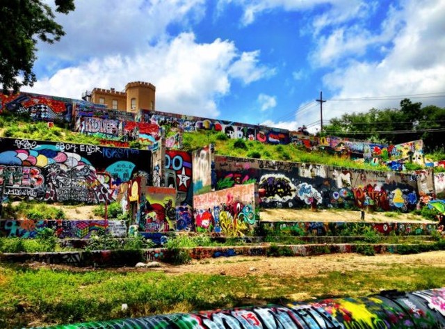 🎨👩‍🎨👨‍🎨🎨 Graffiti Park will be demolished and moved north of the airport.  #atx #keepaustinweird #hopeoutdoorgallery #ideacity