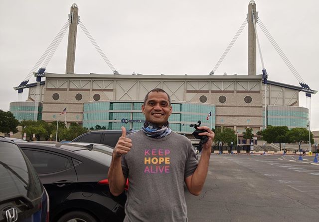 Why is Mike so happy? 
A. Because we have a free gift for you
B. He helped at the @SAFoodbank drive
C. Because he loves that shirt. 😊 All of the above!  We are looking to spread a little hope and have a Keep Hope Alive shirt to give away for the first 10 responses. Feel free to tag someone below that will help us #SpreadTheHope  #KeepHopeAlive  #PromoCares